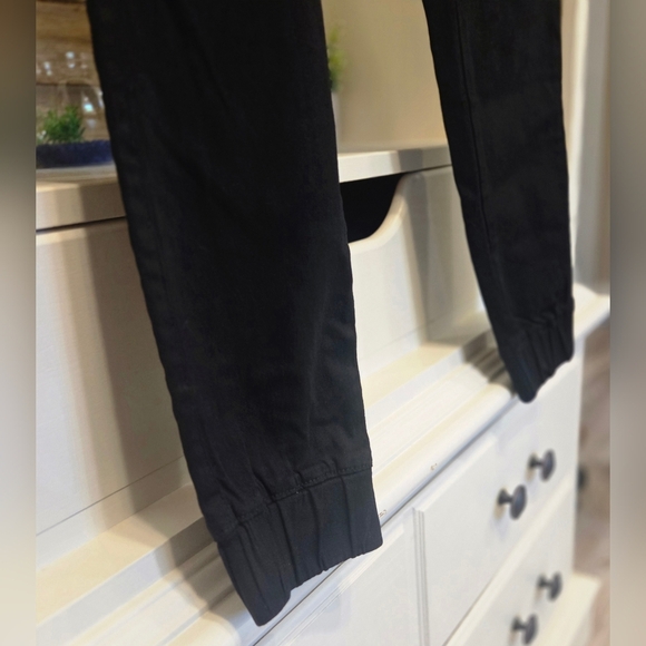 Almost Famous Crave Fame Juniors High-Rise Belted Cargo Pants - Picture 9 of 9